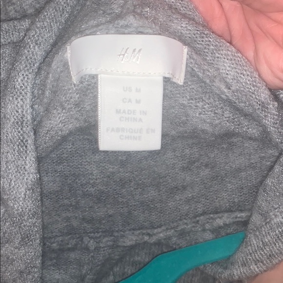 Long sleeve grey sweater - Picture 3 of 3